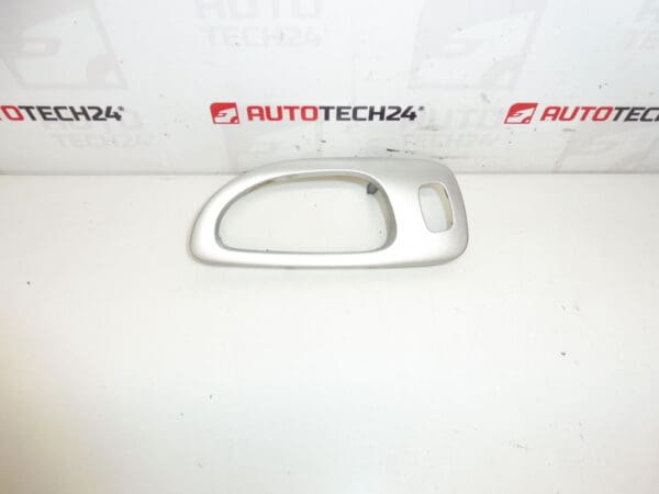 Tapa manilla interior puerta trasera derecha Peugeot 307 9634774677